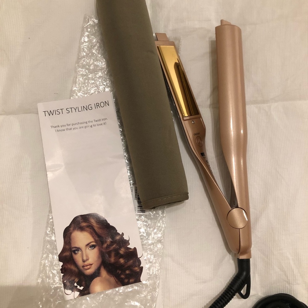 Twist curl iron